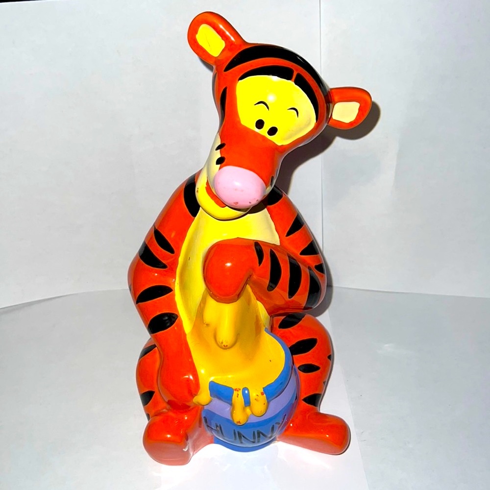 DISNEY VINTAGE 1990’s WINNIE THE POOH TIGGER CERAMIC COLLECTIBLE COIN BANK